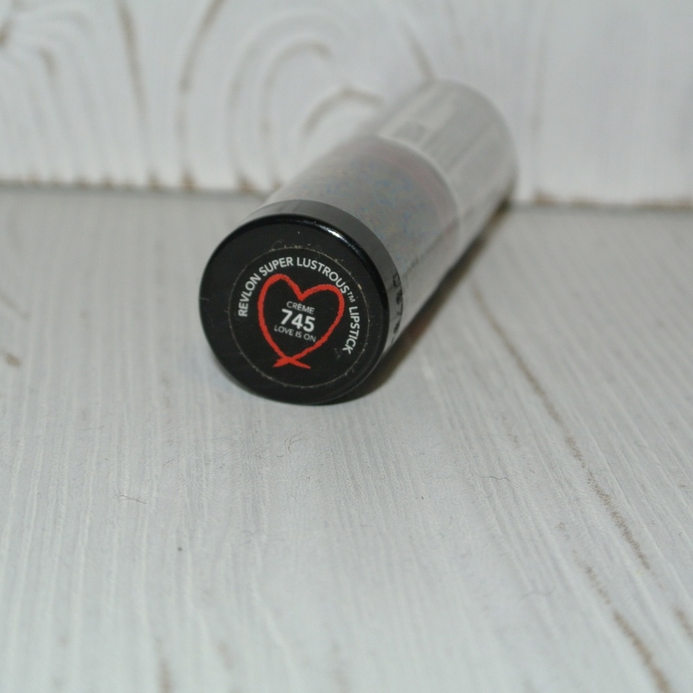 3/$15 Revlon Super Lustrous Lipstick LOVE IS ON Re - Picture 3 of 3